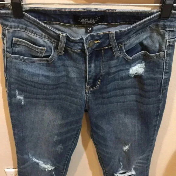 JUDY BLUE Relaxed Fit Distressed Mid Rise Skinny Jean-Size 28 - Picture 4 of 11